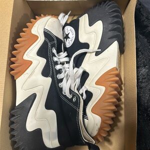 Platform converse
